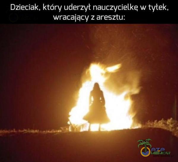 Dzieciak, który uderzył nauczycielkę w tytek, wracający z aresztu: