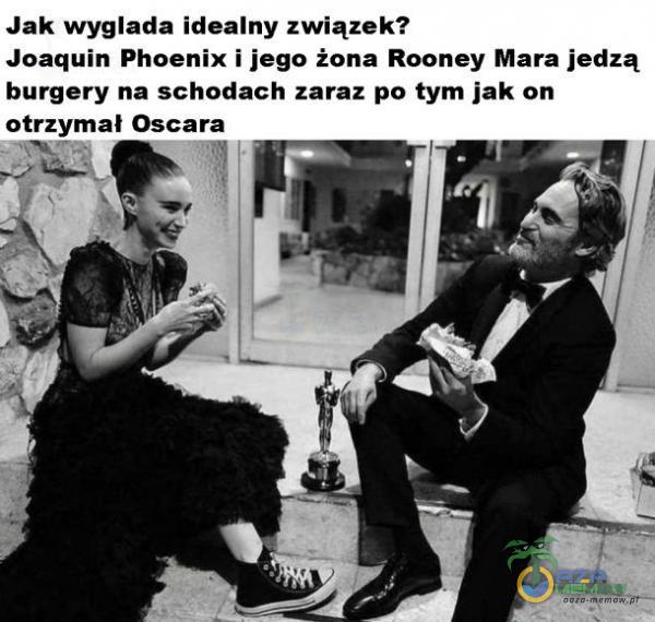 Jak wyglada idealny związek? Joaquin Phoenix i jego inna Rooney Mara jedzą burgery na schodach zaraz po tym jak on otrzymal Oscara *- * » *